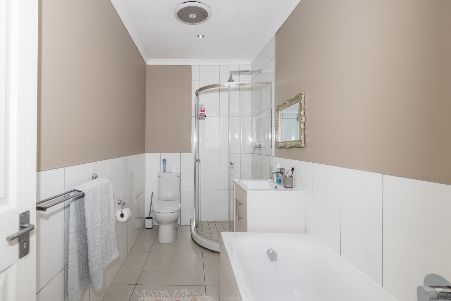 3 Bedroom Property for Sale in Villa Diamante Western Cape